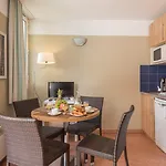 Pierre & Premium Port Prestige Апарт-отель Антиб