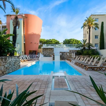 Aparthotel Pierre & Premium Port Prestige