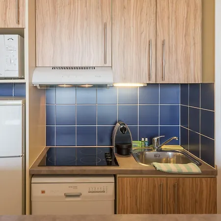 Hotel apartamentowy Pierre & Premium Port Prestige Antibes