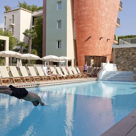 Апарт-отель Pierre & Premium Port Prestige