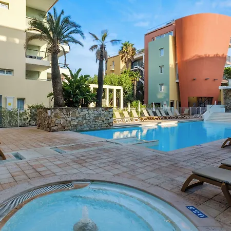 Апарт-отель Pierre & Premium Port Prestige 4*