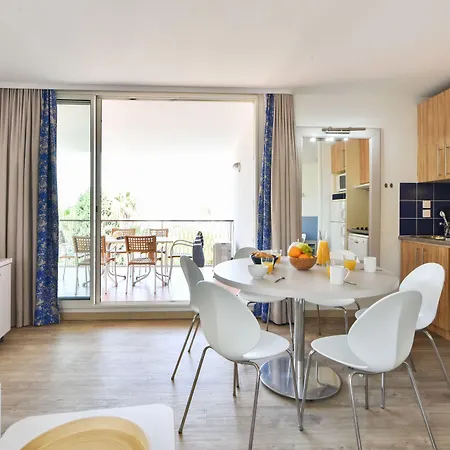 Апарт-отель Pierre & Premium Port Prestige 4*