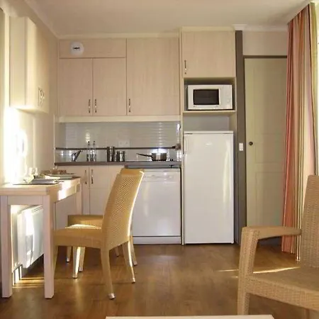 Pierre & Premium Port Prestige Aparthotel