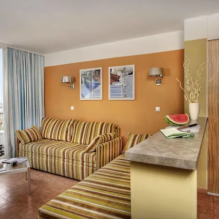 Pierre & Premium Port Prestige Aparthotel 4*