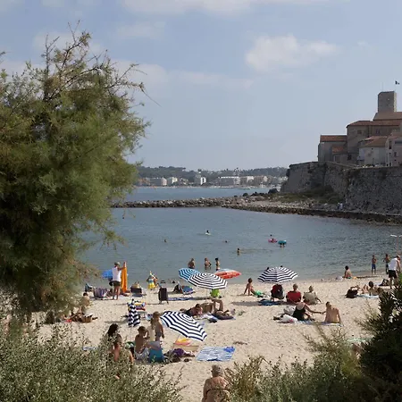 Pierre & Premium Port Prestige Aparthotel 4*