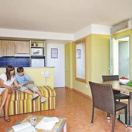Pierre & Premium Port Prestige Aparthotel