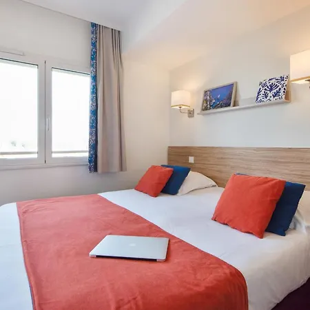 Pierre & Premium Port Prestige Aparthotel Antibes