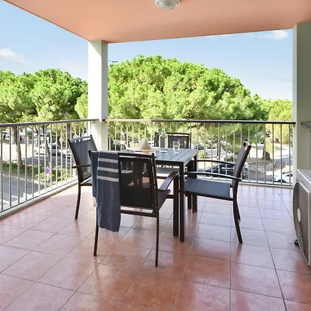 Pierre & Premium Port Prestige Aparthotel 4*