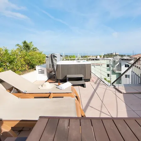 Pierre & Premium Port Prestige Aparthotel Antibes