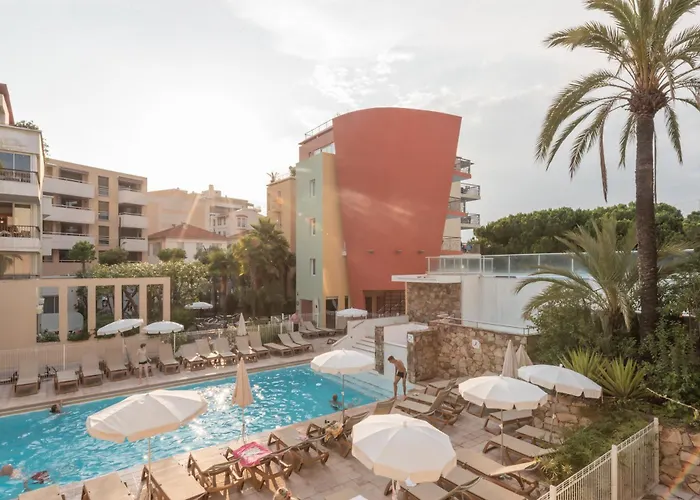 Pierre & Premium Port Prestige Aparthotel Antibes