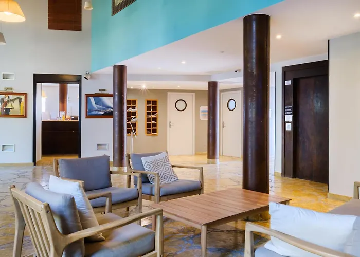 Aparthotel Pierre & Premium Port Prestige Antibes