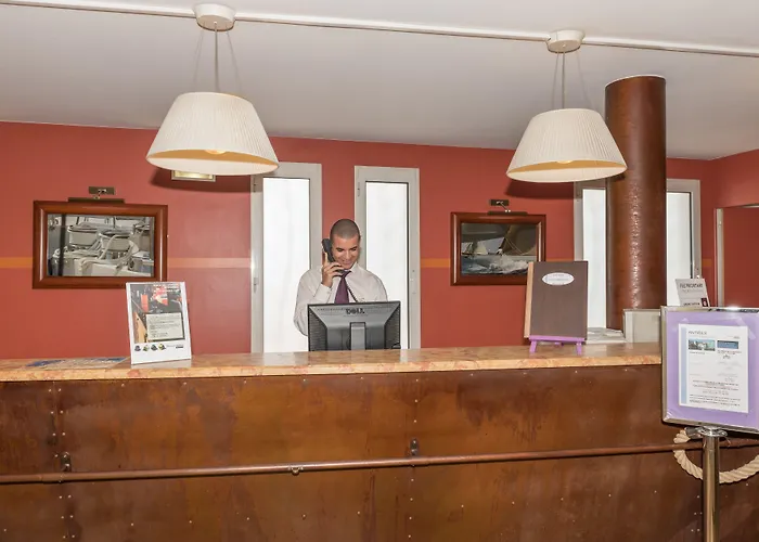 Pierre & Premium Port Prestige Aparthotel Antibes