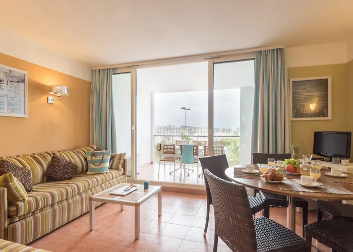 Aparthotel Pierre & Premium Port Prestige 4*