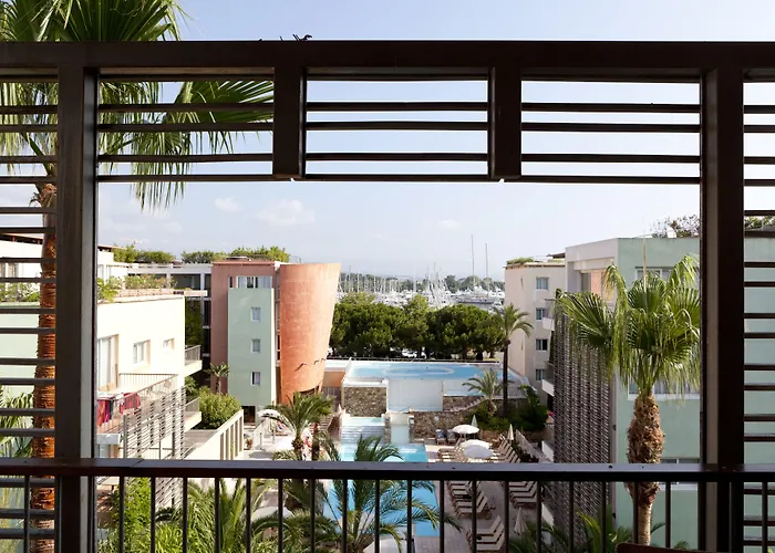 Aparthotel Pierre & Premium Port Prestige