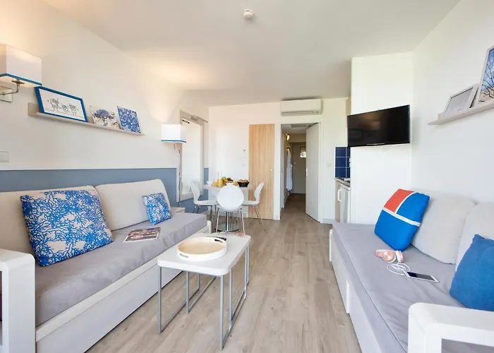 Pierre & Premium Port Prestige Aparthotel 4*