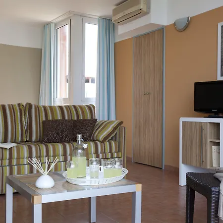 Hotel apartamentowy Pierre & Premium Port Prestige 4*