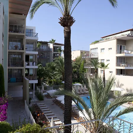 Hotel apartamentowy Pierre & Premium Port Prestige Antibes