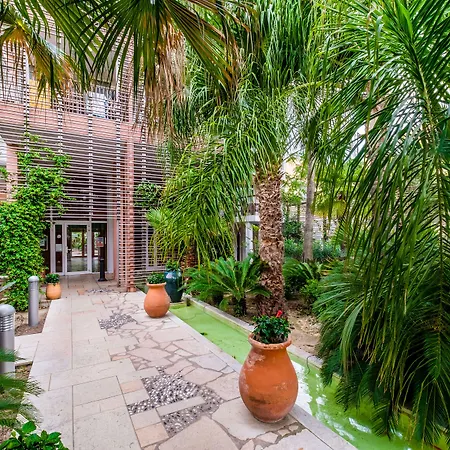 Pierre & Premium Port Prestige Hotel apartamentowy Antibes
