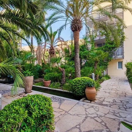 Hotel apartamentowy Pierre & Premium Port Prestige 4*