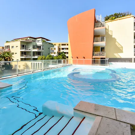 Hotel apartamentowy Pierre & Premium Port Prestige Antibes