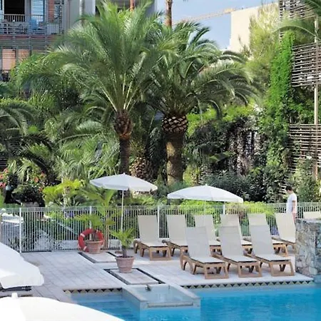 Pierre & Premium Port Prestige Aparthotel