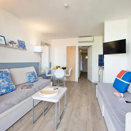 Pierre & Premium Port Prestige Aparthotel 4*