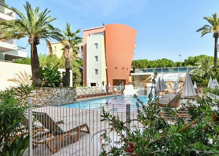 Pierre & Premium Port Prestige 4*