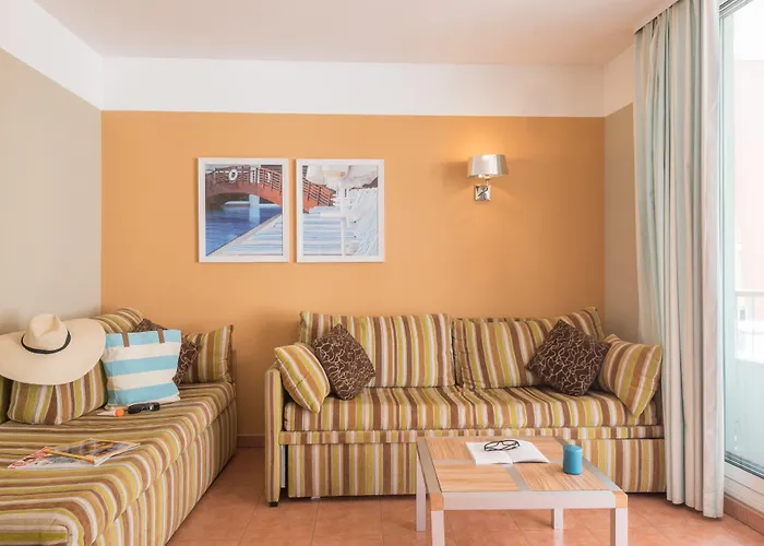 Pierre & Premium Port Prestige أنتيب