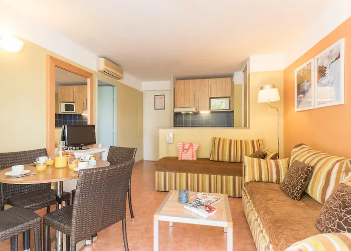 Pierre & Premium Port Prestige Aparthotel