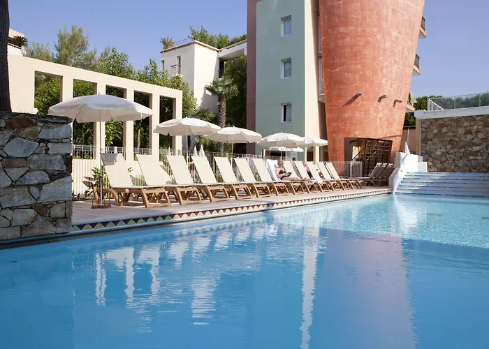 Aparthotel Pierre & Premium Port Prestige