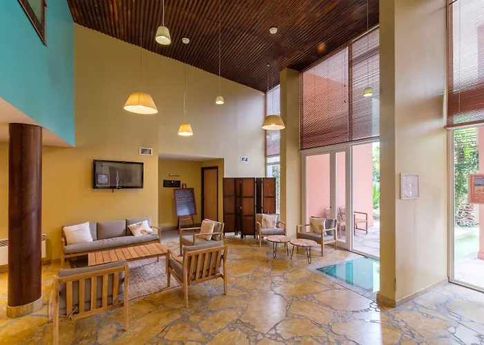 Pierre & Premium Port Prestige أنتيب