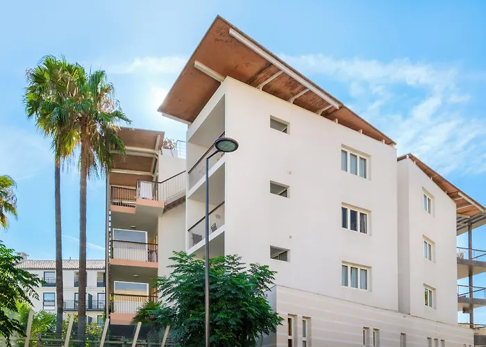 Pierre & Premium Port Prestige Aparthotel Antibes