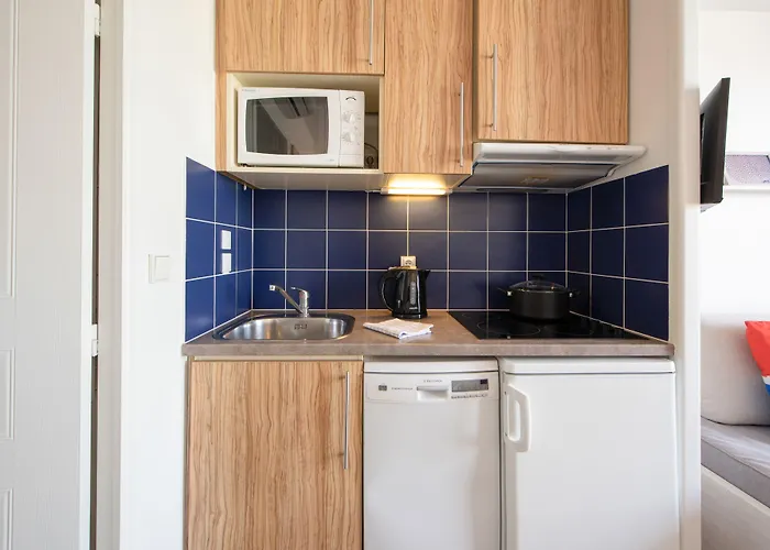 Pierre & Premium Port Prestige Aparthotel