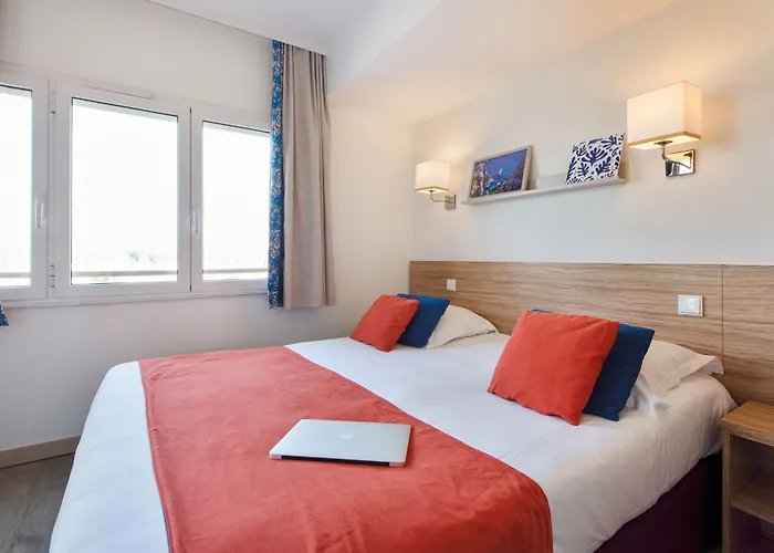 Pierre & Premium Port Prestige Aparthotel