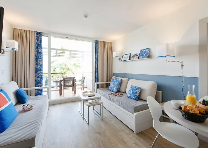 Pierre & Premium Port Prestige Aparthotel