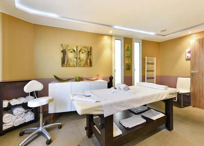 Pierre & Premium Port Prestige أنتيب