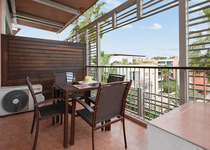 Pierre & Premium Port Prestige Aparthotel Antibes